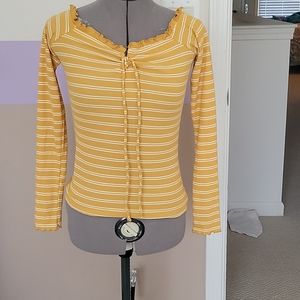 Off the shoulder tee